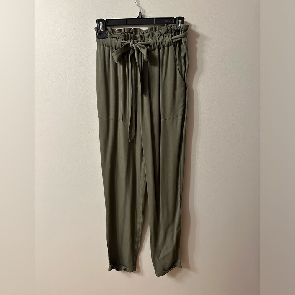 Army green light weight pants with tie waist size S